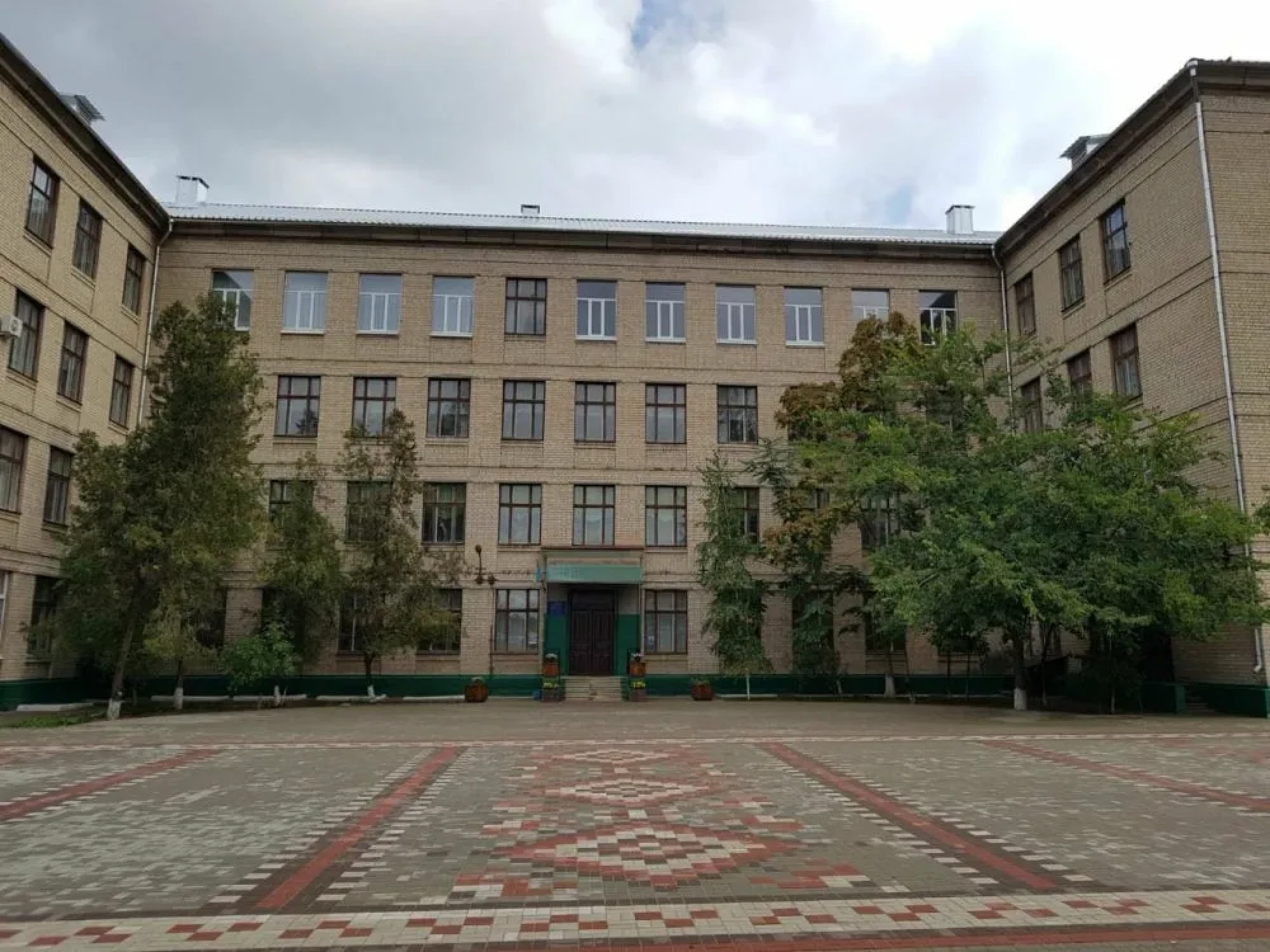 Государственное бюджетное учреждение общеобразовательная организация Запорожской области «Средняя общеобразовательная школа №24 имени участника специальной военной операции Твердого Игоря Васильевича» г. Мелитополь