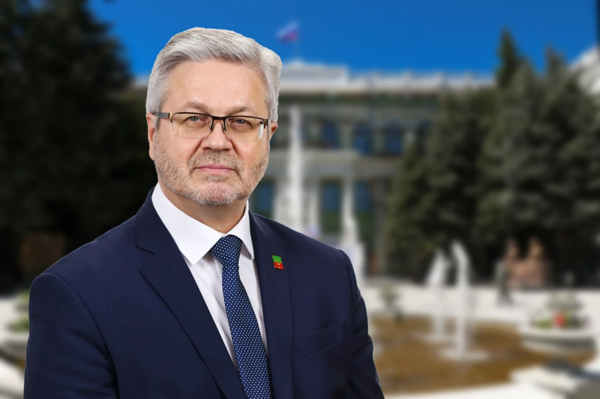 Дорогие студенты, преподаватели и сотрудники Мелитопольского госуниверситета! Сегодня исполняется три года нашему родному МелГУ!