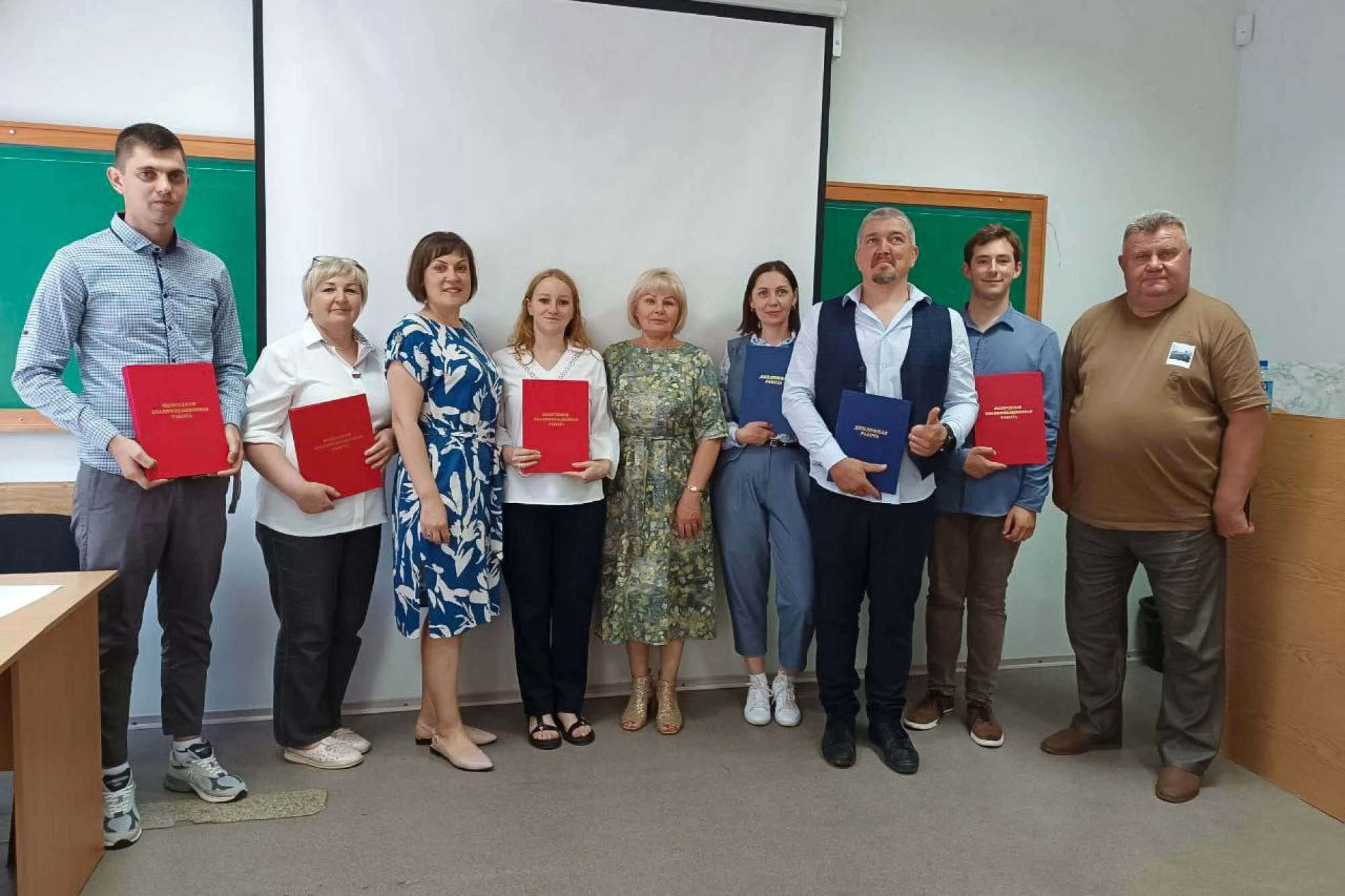 Защита выпускных квалификационных работ в МелГУ: Важный шаг к будущему!